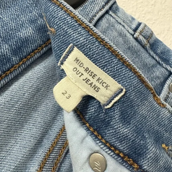 Madewell Mid-Rise Kick Out Blue Jeans - Picture 5 of 14